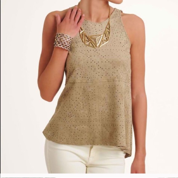 BCBG Caralyn Halter-Neck Open-Back Tank - Picture 6 of 6